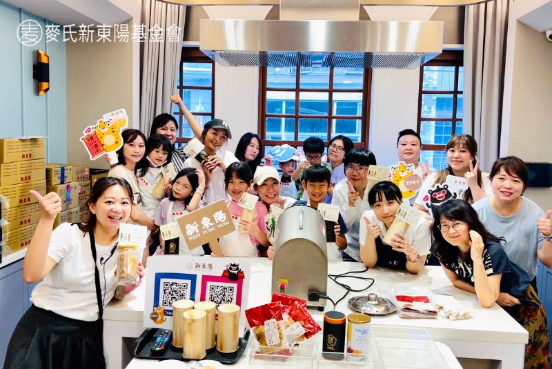 新東陽手炒肉鬆體驗,帶著貢禮走進大稻埕信仰中心霞海城隍廟