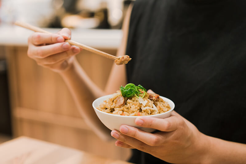 飛魚卵香腸高麗菜炊飯