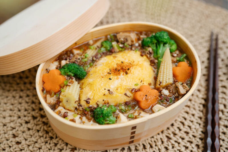 素麻婆豆腐蛋包飯