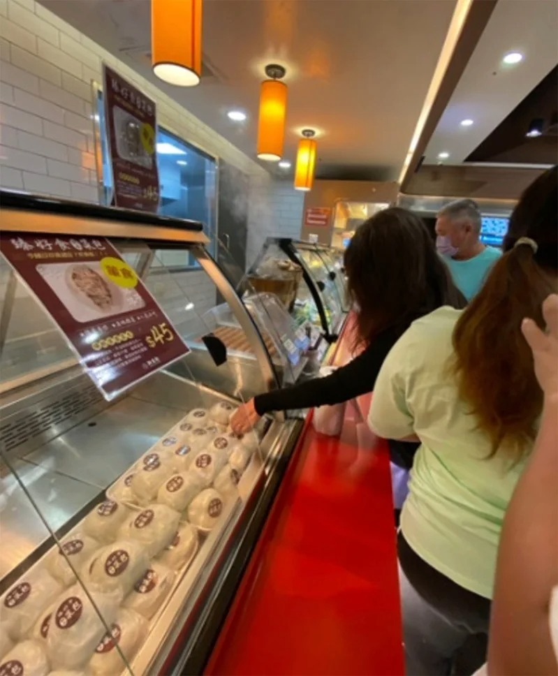 關西服務區的飽水菜包，充滿客家風味。 圖／新東陽 提供