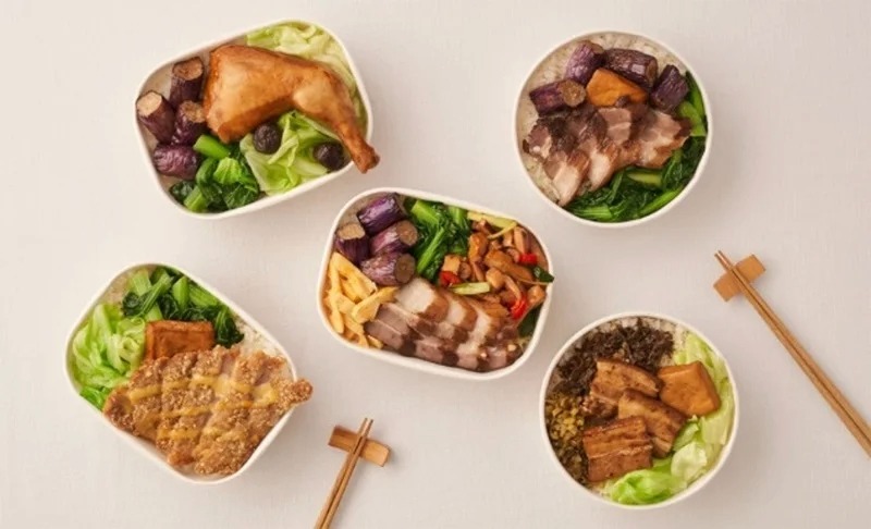 新東陽關西服務區必吃的明星商品：現點現做的「關西便當」。 圖／新東陽 提供