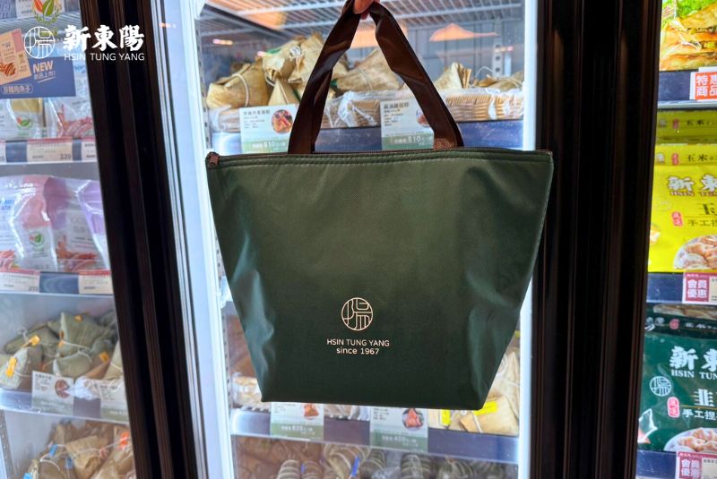 活動二｜新東陽食品館門市單筆滿 NT$699 贈 環保保冷袋（綠）