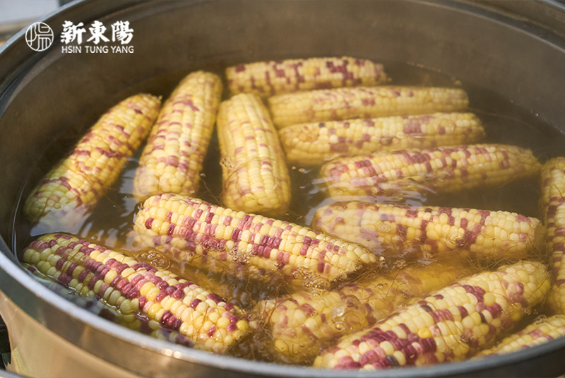 新東陽國道服務區農食香─農民直販所主打販售水煮玉米(傻玉米),是國道必買伴手禮